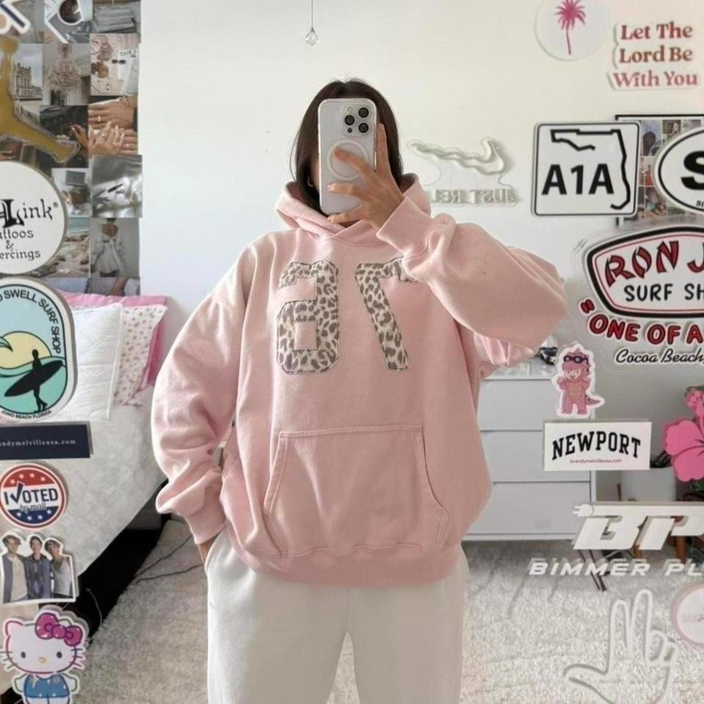 pink #76 cheetah/leopard print hollister hoodie